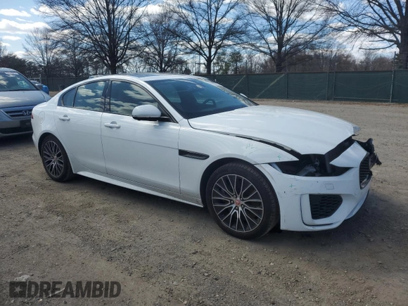 2020 Jaguar XE R-Dynamic S z VIN SAJAT4GX1LCP61713, wystawiony jako Copart lot #44902675 z przebiegiem 79 164 mil mil oraz Szkody całkowita. Historia ofert i sprzedaży dostępna na DreamBid. Obrazek 4.