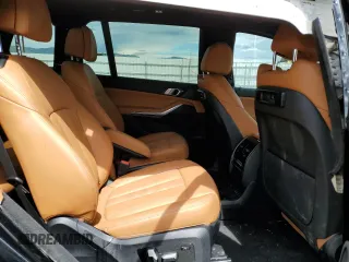 2022 BMW X7 xDrive40i z VIN 5UXCW2C01N9J33094, wystawiony jako Copart lot #57254975 z przebiegiem 26 145 mil mil oraz Szkoda całkowita • Salvage title. Historia ofert i sprzedaży dostępna na DreamBid. Obrazek 11.
