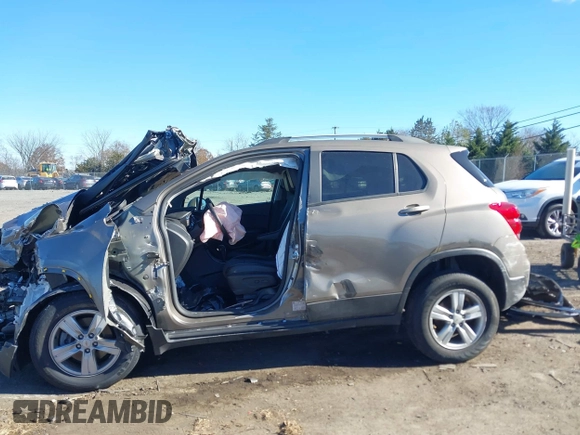 2021 Chevrolet Trax LT with VIN KL7CJPSB4MB339238, listed as a IAAI auction lot 40836414 with 32,920 mi miles. Bid and sale history available at carsss.com. Image 14.