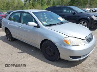 2007 Toyota Corolla CE z VIN 2T1BR32E97C787586, wystawiony jako IAAI lot #42236786 z przebiegiem 136 908 mil mil oraz . Historia ofert i sprzedaży dostępna na DreamBid. Obrazek 1.