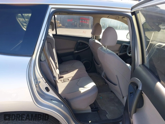 2006 Toyota RAV4 with VIN JTMBK33VX66000704, listed as a IAAI auction lot 41884109 with 256,711 mi miles. Bid and sale history available at carsss.com. Image 8.