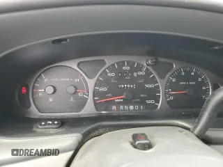 2003 Mercury Sable GS z VIN 1MEFM50U83G602556, wystawiony jako Copart lot #61019515 z przebiegiem 94 998 mil mil oraz Czysty tytuł • Clean title. Historia ofert i sprzedaży dostępna na DreamBid. Obrazek 9.