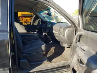 2007 Chevrolet Silverado 1500 LT w/1LT with VIN 2GCEK19J971628509, listed as a IAAI auction lot 41227422 with 303,725 mi miles. Bid and sale history available at carsss.com. Image 5.