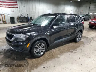 2021 Kia Seltos LX with VIN KNDEPCAA0M7144901, listed as a Copart auction lot 57679045 with 100,685 mi miles and Salvage title. Bid and sale history available at DreamBid. Image 1.