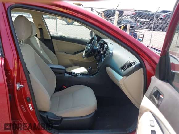2015 Kia Optima LX z VIN 5XXGM4A72FG407864, wystawiony jako IAAI lot #42295392 z przebiegiem 177 485 mil mil oraz . Historia ofert i sprzedaży dostępna na DreamBid. Obrazek 5.