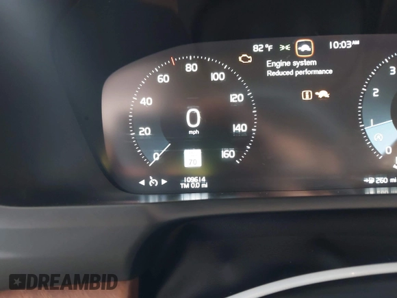 2016 Volvo XC90 T6 Inscription with VIN YV4A22PLXG1014855, listed as a IAAI auction lot 42150318 with 109,614 mi miles. Bid and sale history available at carsss.com. Image 7.