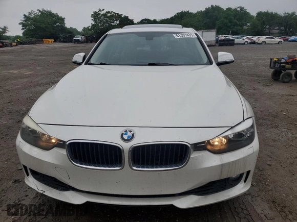 2015 BMW 3 Series 328i xDrive с VIN WBA3B5G57FNS14661, выставлен на аукционе Copart как лот 61301435 с пробегом 94 905 миль миль и Списание • Salvage title. История ставок и продаж доступна на DreamBid. Изображение 5.