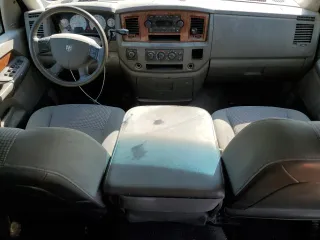 2006 Dodge 1500 SLT z VIN 1D7HU18236S677243, wystawiony jako Copart lot #57978275 z przebiegiem Nie podano mil oraz Szkoda całkowita • Salvage title. Historia ofert i sprzedaży dostępna na DreamBid. Obrazek 8.