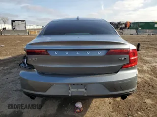 2018 Volvo S90 Momentum with VIN LVY982MK0JP033167, listed as a Copart auction lot 82034334 with 101,927 mi miles and Salvage Title. Bid and sale history available at carsss.com. Image 6.