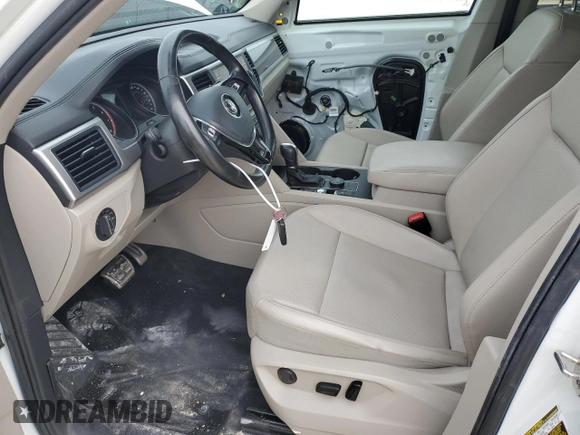2018 Volkswagen Atlas SE z VIN 1V2PR2CA0JC558787, wystawiony jako Copart lot #50322575 z przebiegiem 104 103 mil mil oraz Szkoda całkowita • Salvage title. Historia ofert i sprzedaży dostępna na DreamBid. Obrazek 7.