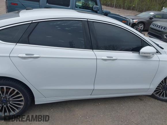 2018 Ford Fusion SE with VIN 3FA6P0HD6JR175468, listed as a IAAI auction lot 41989293 with 107,273 mi miles. Bid and sale history available at carsss.com. Image 13.