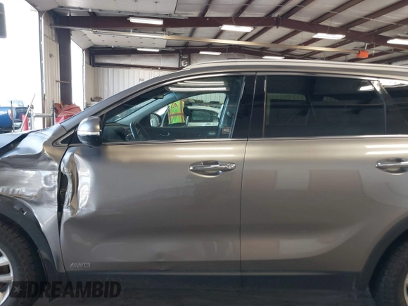 2016 Kia Sorento LX with VIN 5XYPGDA33GG047263, listed as a IAAI auction lot 41772680 with 146,683 mi miles. Bid and sale history available at carsss.com. Image 14.