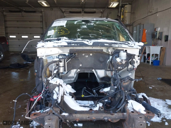 2010 Chevrolet Suburban LS with VIN 1GNUKHE30AR158386, listed as a IAAI auction lot 41569782 with 1 mi miles. Bid and sale history available at carsss.com. Image 12.