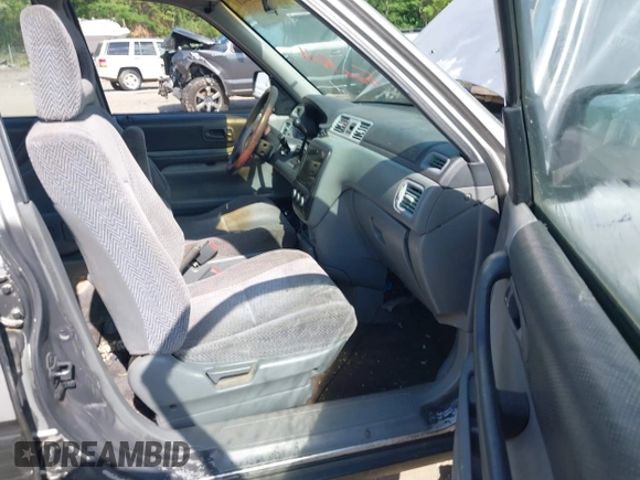 1998 Honda CR-V LX with VIN JHLRD2841WC018466, listed as a IAAI auction lot 42142021 with 184,505 mi miles. Bid and sale history available at carsss.com. Image 5.