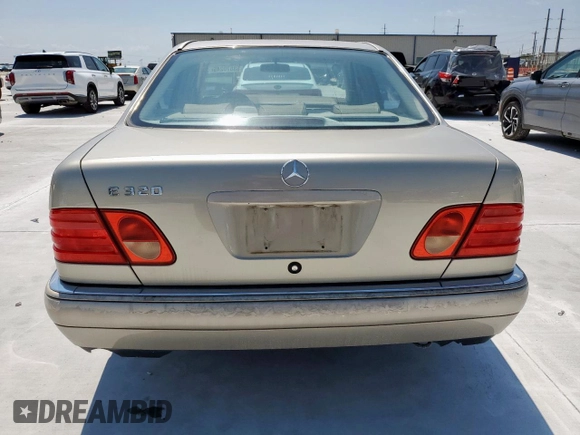 1999 Mercedes-Benz E 320 z VIN WDBJF65H4XA790071, wystawiony jako Copart lot #58670245 z przebiegiem 285 571 mil mil oraz Czysty tytuł • Clean title. Historia ofert i sprzedaży dostępna na DreamBid. Obrazek 6.