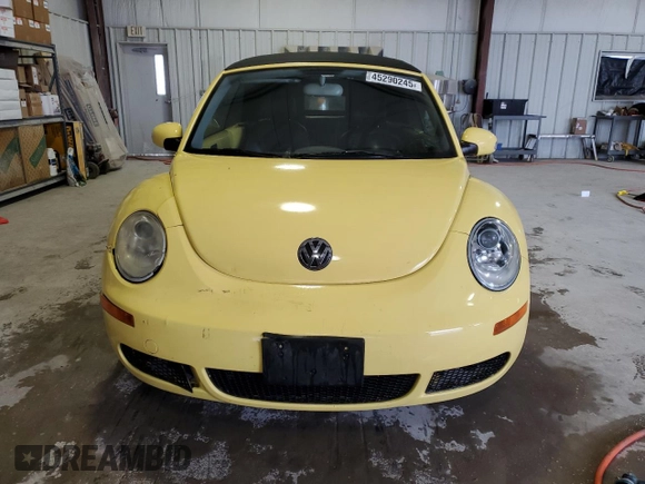 2008 Volkswagen Beetle SE with VIN 3VWRF31Y28M402071, listed as a Copart auction lot 45290245 with 127,889 mi miles and Salvage title. Bid and sale history available at DreamBid. Image 5.
