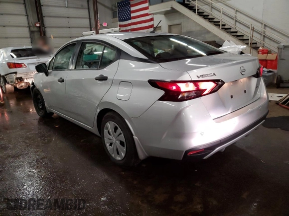 2023 Nissan Versa S z VIN 3N1CN8DV5PL832890, wystawiony jako Copart lot #43511595 z przebiegiem 24 836 mil mil oraz Szkoda całkowita • Salvage title. Historia ofert i sprzedaży dostępna na DreamBid. Obrazek 2.