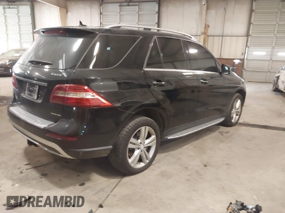 2014 Mercedes-Benz M 350 with VIN 4JGDA5HB5EA412462, listed as a IAAI auction lot 41328771 with 160,856 mi miles and . Bid and sale history available at carsss.com. Image 4.