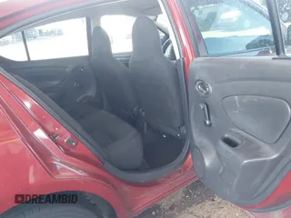 2016 Nissan Versa S z VIN 3N1CN7AP0GL840640, wystawiony jako IAAI lot #41986023 z przebiegiem Nie podano mil oraz . Historia ofert i sprzedaży dostępna na DreamBid. Obrazek 8.