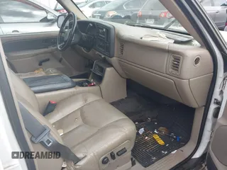2002 Chevrolet Avalanche with VIN 3GNEC13T92G185390, listed as a IAAI auction lot 42619388 with 164,145 mi miles and . Bid and sale history available at DreamBid. Image 5.