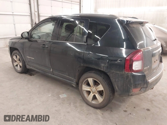 2017 Jeep Compass Latitude z VIN 1C4NJDEB7HD153516, wystawiony jako IAAI lot #41218713 z przebiegiem 132 234 mil mil oraz . Historia ofert i sprzedaży dostępna na DreamBid. Obrazek 3.