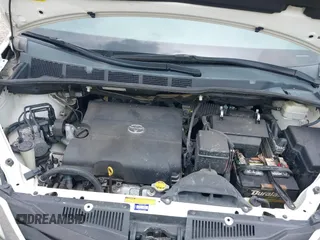 2012 Toyota Sienna XLE AAS z VIN 5TDYK3DC3CS186962, wystawiony jako IAAI lot #42325047 z przebiegiem Nie podano mil oraz . Historia ofert i sprzedaży dostępna na DreamBid. Obrazek 10.