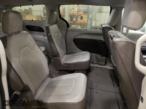 2017 Chrysler Pacifica Touring L Plus z VIN 2C4RC1EG4HR514185, wystawiony jako Copart lot #55503075 z przebiegiem 120 637 mil mil oraz Nie do naprawy • Non repairable. Historia ofert i sprzedaży dostępna na DreamBid. Obrazek 11.