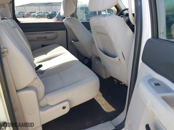 2007 Chevrolet Silverado 1500 LTZ with VIN 3GCEK13MX7G555225, listed as a IAAI auction lot 41771999 with 259,736 mi miles. Bid and sale history available at carsss.com. Image 8.