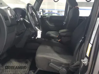 2016 Jeep Wrangler Unlimited Sport z VIN 1C4HJWDG4GL156724, wystawiony jako Copart lot #62733795 z przebiegiem 100 602 mil mil oraz Szkoda całkowita • Salvage title. Historia ofert i sprzedaży dostępna na DreamBid. Obrazek 7.
