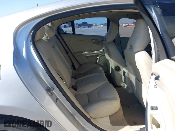 2014 Volvo S60 T5 z VIN YV1612FS7E1290034, wystawiony jako IAAI lot #41784577 z przebiegiem 200 780 mil mil oraz . Historia ofert i sprzedaży dostępna na DreamBid. Obrazek 8.