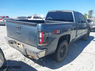 2007 Chevrolet Silverado 1500 LTZ with VIN 2GCEK19J871672873, listed as a IAAI auction lot 41703774 with 377,014 mi miles. Bid and sale history available at carsss.com. Image 4.