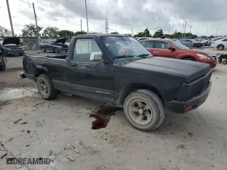 1992 GMC Sonoma with VIN 1GTCS14Z7N8518444, listed as a Copart auction lot 73292294 with 184,932 mi miles and Salvage Title. Bid and sale history available at carsss.com. Image 4.