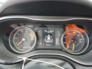 2019 Jeep Cherokee Latitude with VIN 1C4PJLCX3KD129402, listed as a Copart auction lot 43176705 with 100,137 mi miles and Salvage Title. Bid and sale history available at carsss.com. Image 9.