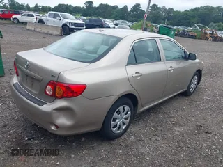 2010 Toyota Corolla z VIN 2T1BU4EE7AC242669, wystawiony jako IAAI lot #42743042 z przebiegiem 91 061 mil mil oraz . Historia ofert i sprzedaży dostępna na DreamBid. Obrazek 4.