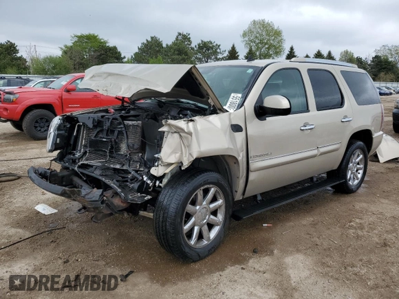 2008 GMC Yukon Denali z VIN 1GKFK63878J132157, wystawiony jako Copart lot #55180015 z przebiegiem 141 270 mil mil oraz Szkoda całkowita • Salvage title. Historia ofert i sprzedaży dostępna na DreamBid. Obrazek 1.