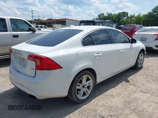 2014 Volvo S60 T5 z VIN YV1612FSXE2277644, wystawiony jako IAAI lot #42405453 z przebiegiem Nie podano mil oraz . Historia ofert i sprzedaży dostępna na DreamBid. Obrazek 4.