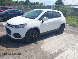 2020 Chevrolet Trax LS z VIN 3GNCJKSB2LL126640, wystawiony jako IAAI lot #42547540 z przebiegiem 86 058 mil mil oraz . Historia ofert i sprzedaży dostępna na DreamBid. Obrazek 17.