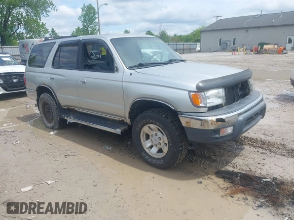 2000 Toyota 4Runner SR5 с VIN JT3HN86R6Y0284548, выставлен на аукционе IAAI как лот 42221806 с пробегом Не указан миль и . История ставок и продаж доступна на DreamBid. Изображение 1.