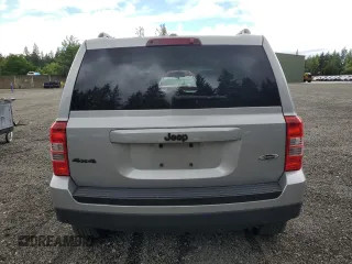 2015 Jeep Patriot Altitude z VIN 1C4NJRBB3FD426238, wystawiony jako Copart lot #58094965 z przebiegiem 107 969 mil mil oraz Szkoda całkowita • Salvage title. Historia ofert i sprzedaży dostępna na DreamBid. Obrazek 6.
