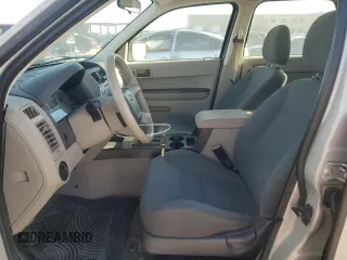 2008 Ford Escape XLS z VIN 1FMCU02Z78KE31704, wystawiony jako Copart lot #45279665 z przebiegiem Nie podano mil oraz Czysty tytuł • Clean title. Historia ofert i sprzedaży dostępna na DreamBid. Obrazek 7.