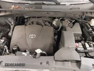 2018 Toyota Highlander SE with VIN 5TDJZRFH9JS494224, listed as a IAAI auction lot 42402768 with 49,912 mi miles and . Bid and sale history available at DreamBid. Image 10.