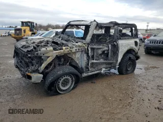2023 Ford Bronco with VIN 1FMDE5AP2PLC02841, listed as a Copart auction lot 43948305 with 0 mi miles and Salvage Title. Bid and sale history available at carsss.com. Image 1.