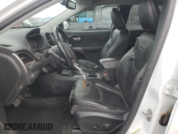 2020 Jeep Cherokee Limited z VIN 1C4PJLDB0LD652462, wystawiony jako Copart lot #48281915 z przebiegiem 110 251 mil mil oraz Szkoda całkowita • Salvage title. Historia ofert i sprzedaży dostępna na DreamBid. Obrazek 7.