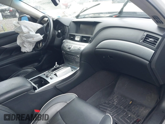 2016 Infiniti Q70 with VIN JN1BY1AR3GM270723, listed as a IAAI auction lot 40029163 with 80,411 mi miles. Bid and sale history available at carsss.com. Image 5.