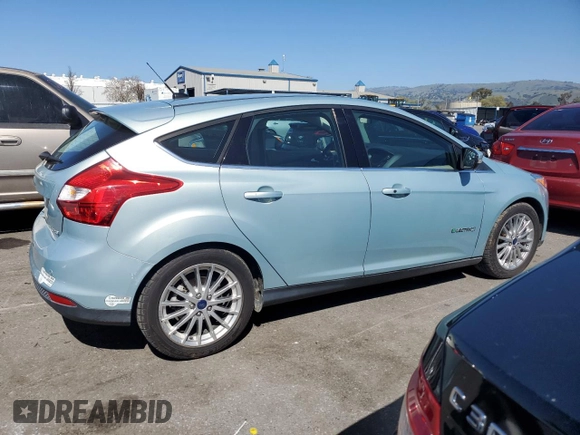 2013 Ford Focus Electric with VIN 1FADP3R46DL325122, listed as a Copart auction lot 48500725 with 40,085 mi miles and Clean title. Bid and sale history available at DreamBid. Image 3.