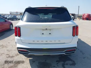 2022 Kia Sorento SX with VIN 5XYRK4LF1NG078345, listed as a IAAI auction lot 42016359 with 102,856 mi miles and . Bid and sale history available at DreamBid. Image 16.