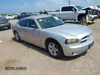 2008 Dodge Charger z VIN 2B3KA43GX8H303530, wystawiony jako IAAI lot #42448562 z przebiegiem 234 466 mil mil oraz . Historia ofert i sprzedaży dostępna na DreamBid. Obrazek 1.