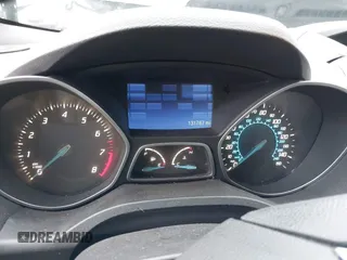 2013 Ford Escape SE with VIN 1FMCU9G92DUA54761, listed as a IAAI auction lot 41105062 with 131,767 mi miles. Bid and sale history available at carsss.com. Image 7.