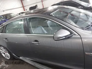 2016 Jaguar XJ Portfolio with VIN SAJWJ2GD7G8W02919, listed as a IAAI auction lot 41490211 with 170,768 mi miles and . Bid and sale history available at DreamBid. Image 12.