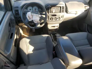 2004 Ford Escape XLS with VIN 1FMYU92124KA89643, listed as a Copart auction lot 84162924 with 177,930 mi miles and Clean Title. Bid and sale history available at DreamBid. Image 8.